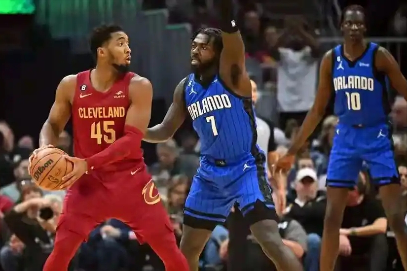 1夜5笔签约达成!湖人签23+12中锋,火箭再签一位3D,掘金签1前锋