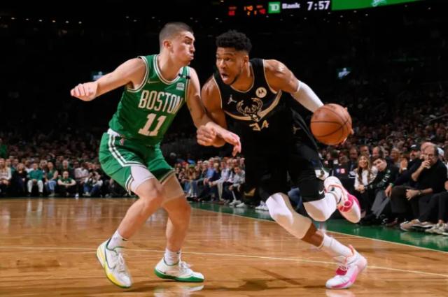 开云体育官网-系列赛前两战冰火两重天 回到主场雄鹿该怎么调整